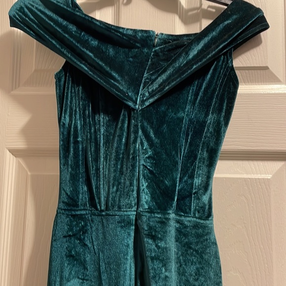 Green velvet sz S high slit off the shoulder dress  CHRISTMAS DRESS - Picture 4 of 4